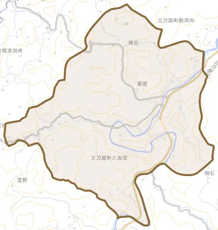 三刀屋町乙加宮とその周辺の地図。町の範囲を重ねている