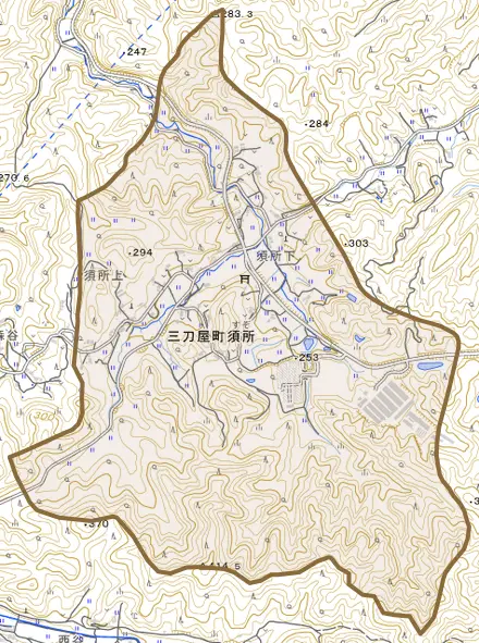 三刀屋町須所とその周辺の地図。町の範囲を重ねている