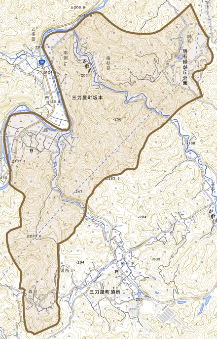 三刀屋町坂本とその周辺の地図。町の範囲を重ねている