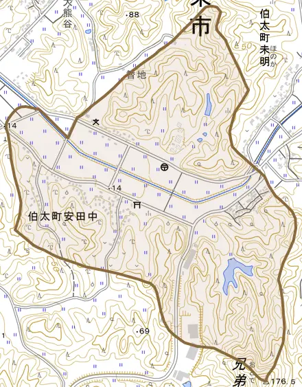 伯太町安田中とその周辺の地図。町の範囲を重ねている