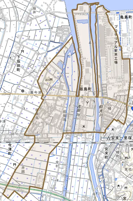 飯島町とその周辺の地図。町の範囲を重ねている