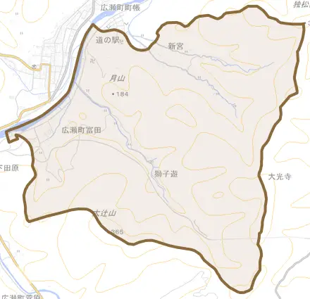 広瀬町富田とその周辺の地図。町の範囲を重ねている