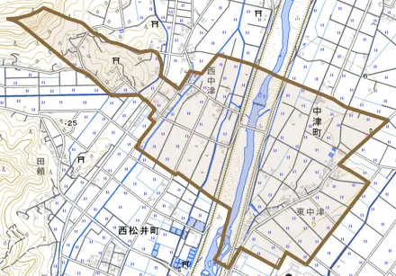 中津町とその周辺の地図。町の範囲を重ねている