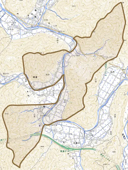 朝倉とその周辺の地図。町の範囲を重ねている