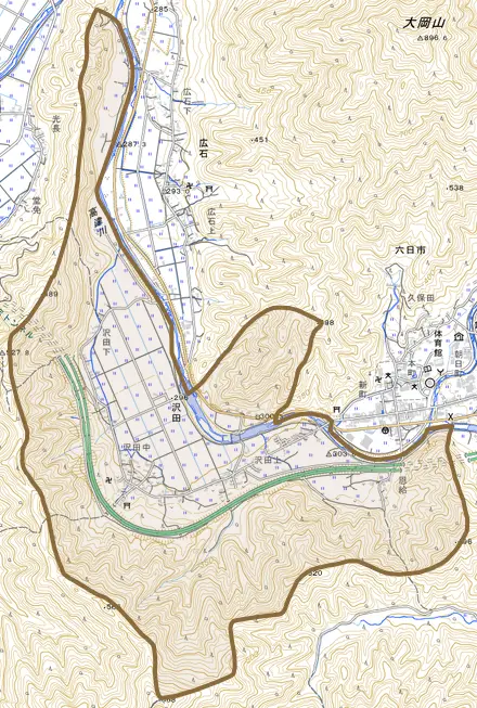 沢田とその周辺の地図。町の範囲を重ねている