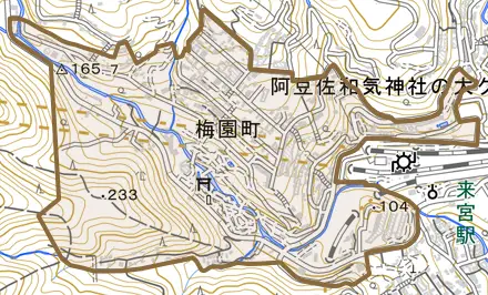 梅園町とその周辺の地図。町の範囲を重ねている