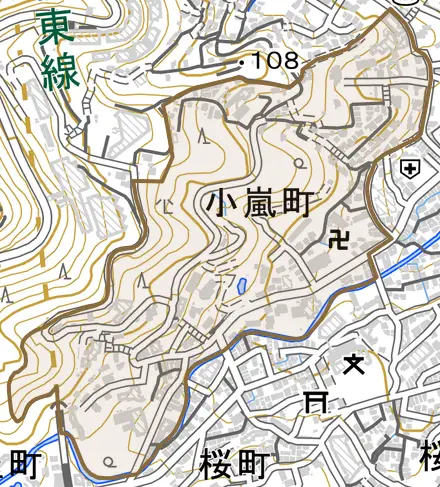 小嵐町とその周辺の地図。町の範囲を重ねている
