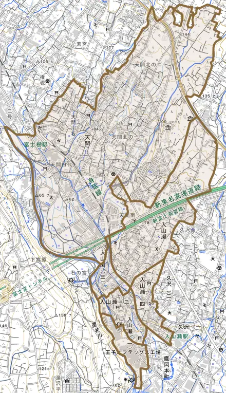 入山瀬とその周辺の地図。町の範囲を重ねている