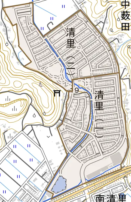 清里とその周辺の地図。町の範囲を重ねている