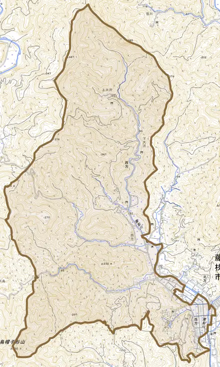 西方とその周辺の地図。町の範囲を重ねている