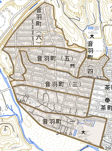 音羽町とその周辺の地図。町の範囲を重ねている