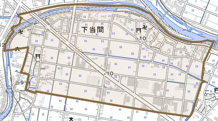 下当間とその周辺の地図。町の範囲を重ねている