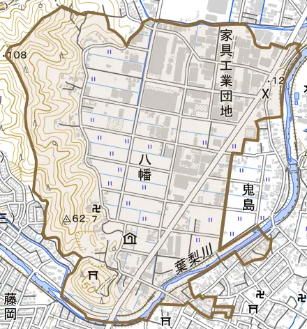 八幡とその周辺の地図。町の範囲を重ねている