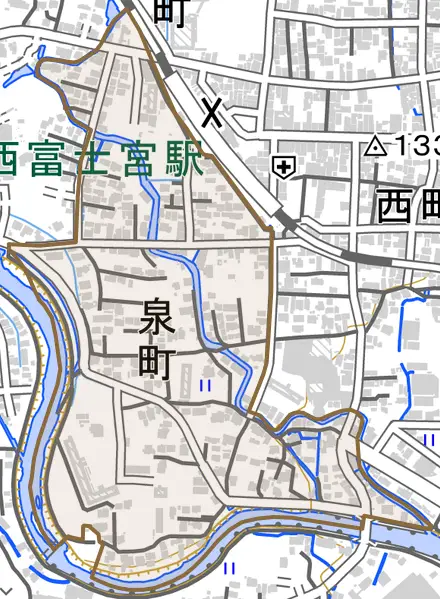 泉町とその周辺の地図。町の範囲を重ねている