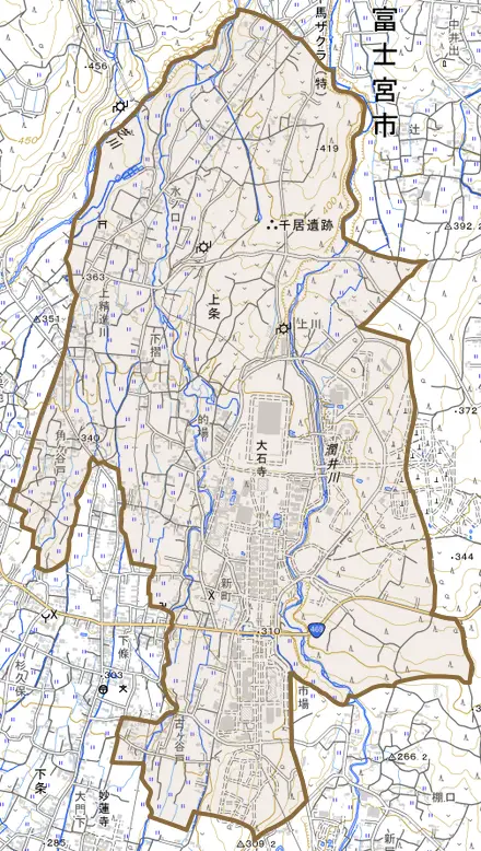 上条とその周辺の地図。町の範囲を重ねている