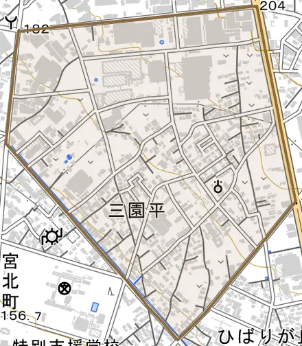 三園平とその周辺の地図。町の範囲を重ねている