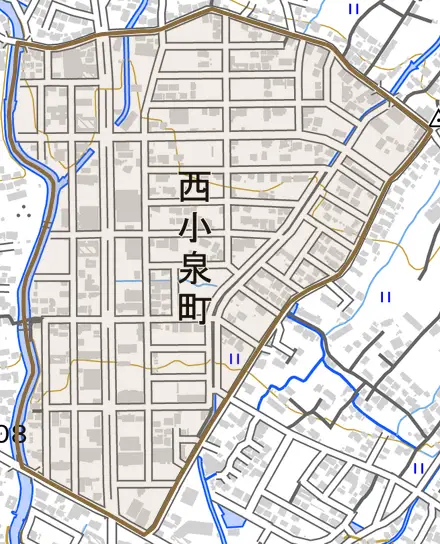 西小泉町とその周辺の地図。町の範囲を重ねている