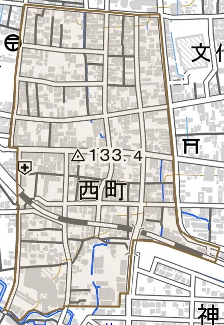 西町とその周辺の地図。町の範囲を重ねている