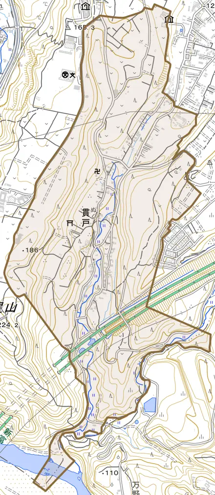 貫戸とその周辺の地図。町の範囲を重ねている