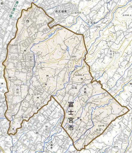 大岩とその周辺の地図。町の範囲を重ねている