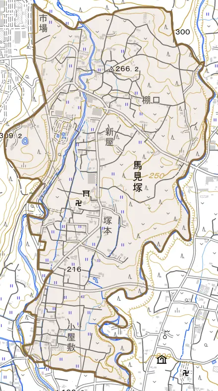 馬見塚とその周辺の地図。町の範囲を重ねている