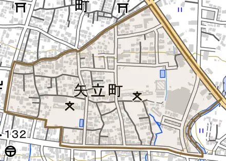矢立町とその周辺の地図。町の範囲を重ねている