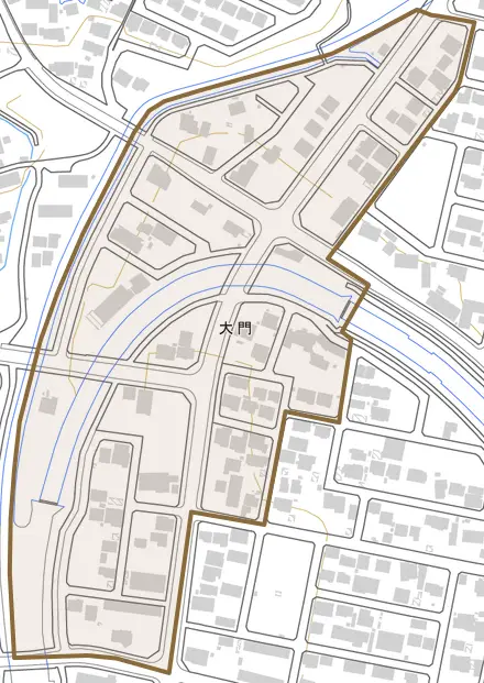 大門とその周辺の地図。町の範囲を重ねている