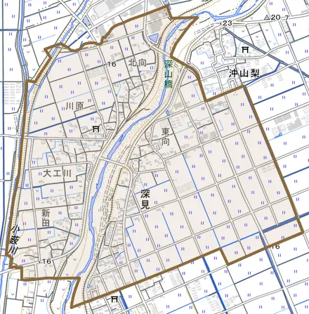深見とその周辺の地図。町の範囲を重ねている