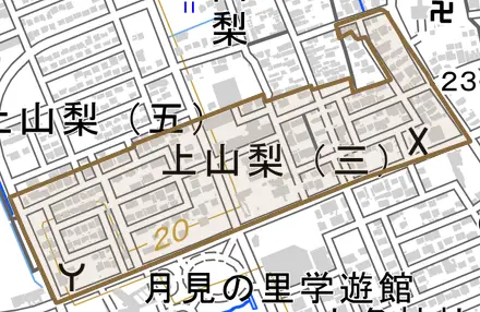 上山梨三丁目とその周辺の地図。町の範囲を重ねている