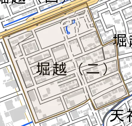 堀越二丁目とその周辺の地図。町の範囲を重ねている