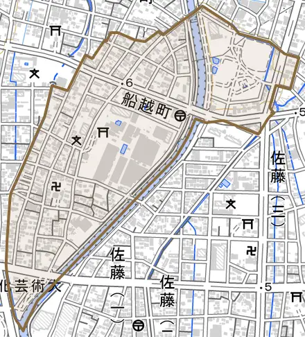 船越町とその周辺の地図。町の範囲を重ねている
