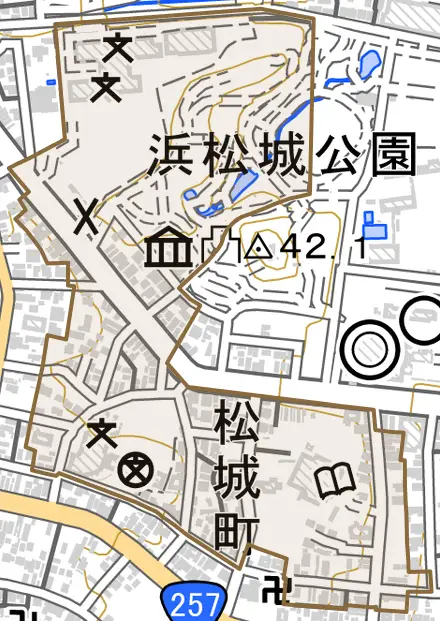 松城町とその周辺の地図。町の範囲を重ねている