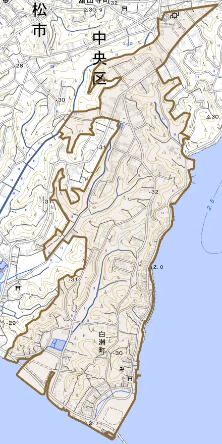 白洲町とその周辺の地図。町の範囲を重ねている