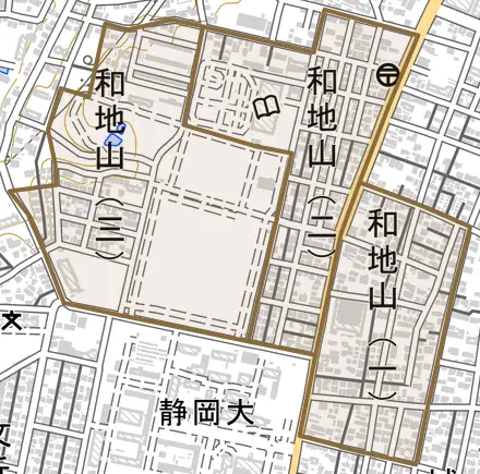 和地山とその周辺の地図。町の範囲を重ねている