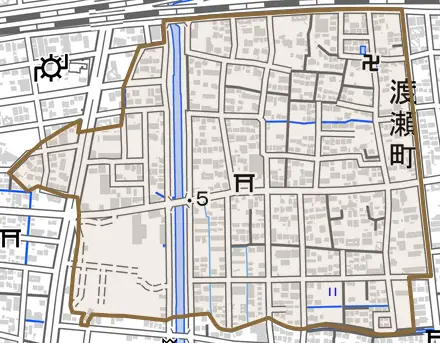 渡瀬町とその周辺の地図。町の範囲を重ねている