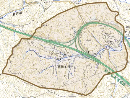 引佐町的場とその周辺の地図。町の範囲を重ねている