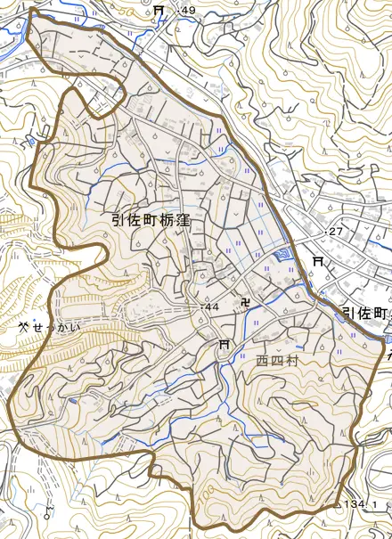 引佐町栃窪とその周辺の地図。町の範囲を重ねている