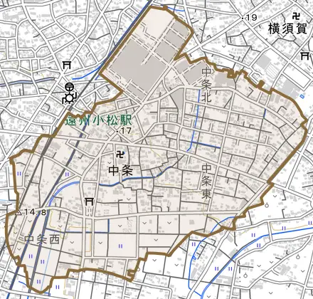 中条とその周辺の地図。町の範囲を重ねている