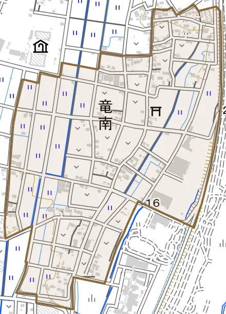 竜南とその周辺の地図。町の範囲を重ねている