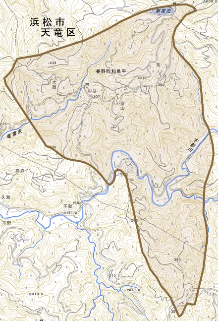 春野町和泉平とその周辺の地図。町の範囲を重ねている
