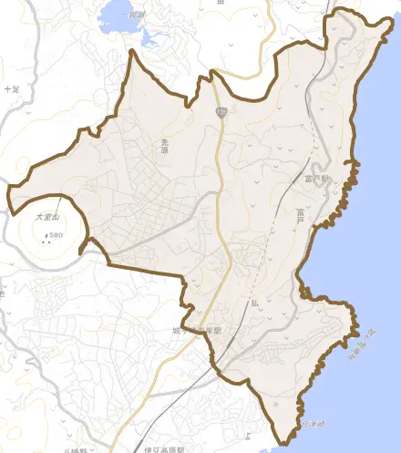富戸とその周辺の地図。町の範囲を重ねている