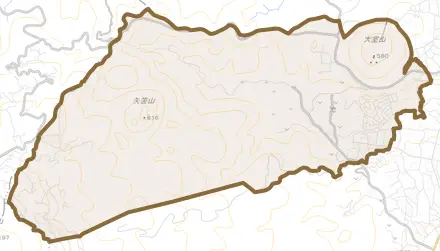 池とその周辺の地図。町の範囲を重ねている