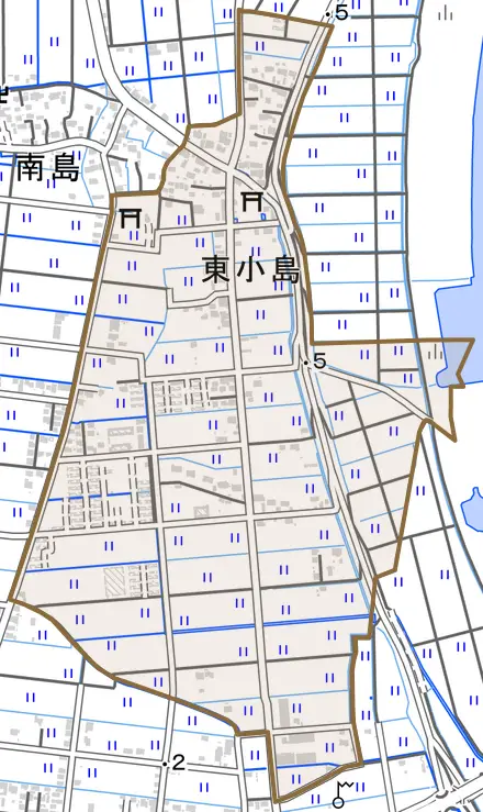 東小島とその周辺の地図。町の範囲を重ねている