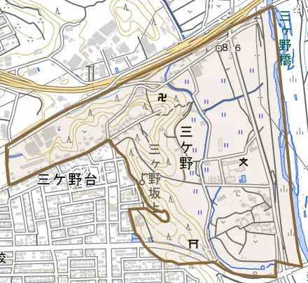 三ケ野とその周辺の地図。町の範囲を重ねている