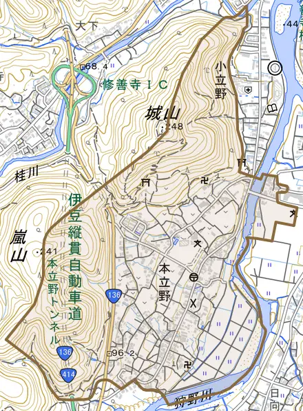 本立野とその周辺の地図。町の範囲を重ねている