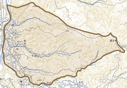 市山とその周辺の地図。町の範囲を重ねている