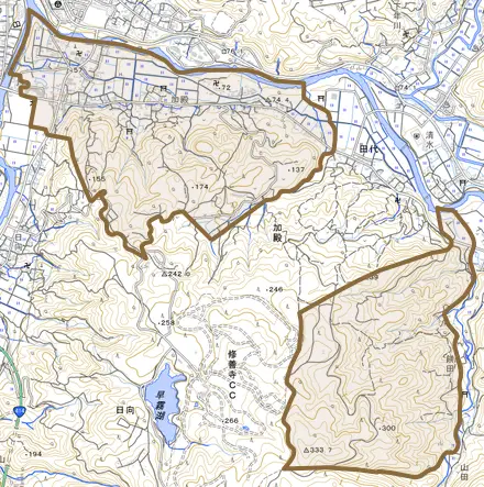 加殿とその周辺の地図。町の範囲を重ねている