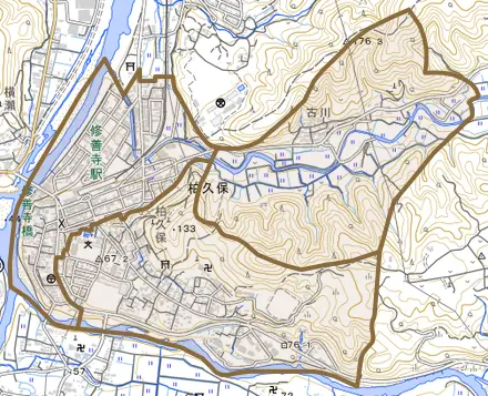 柏久保とその周辺の地図。町の範囲を重ねている