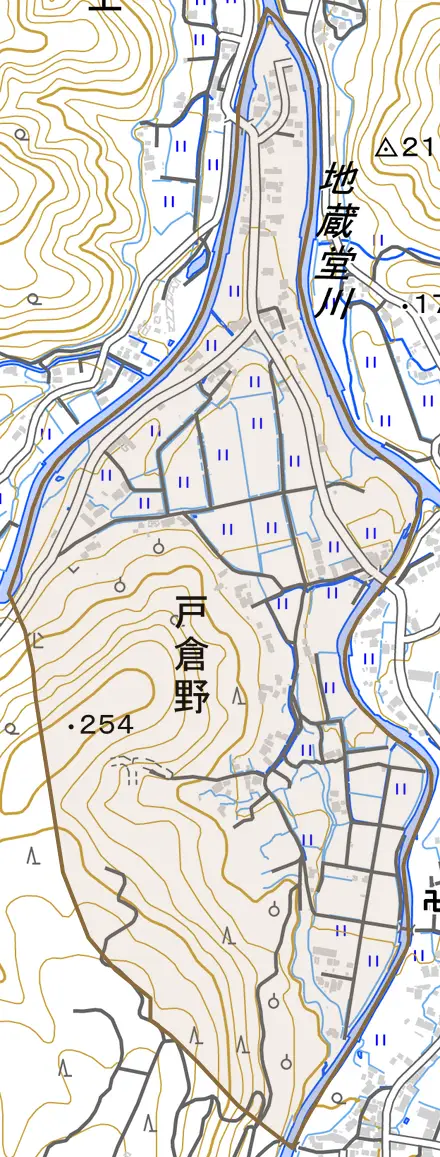 戸倉野とその周辺の地図。町の範囲を重ねている