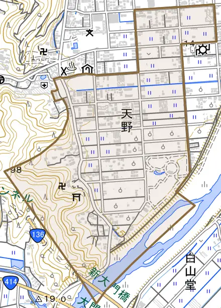 天野とその周辺の地図。町の範囲を重ねている
